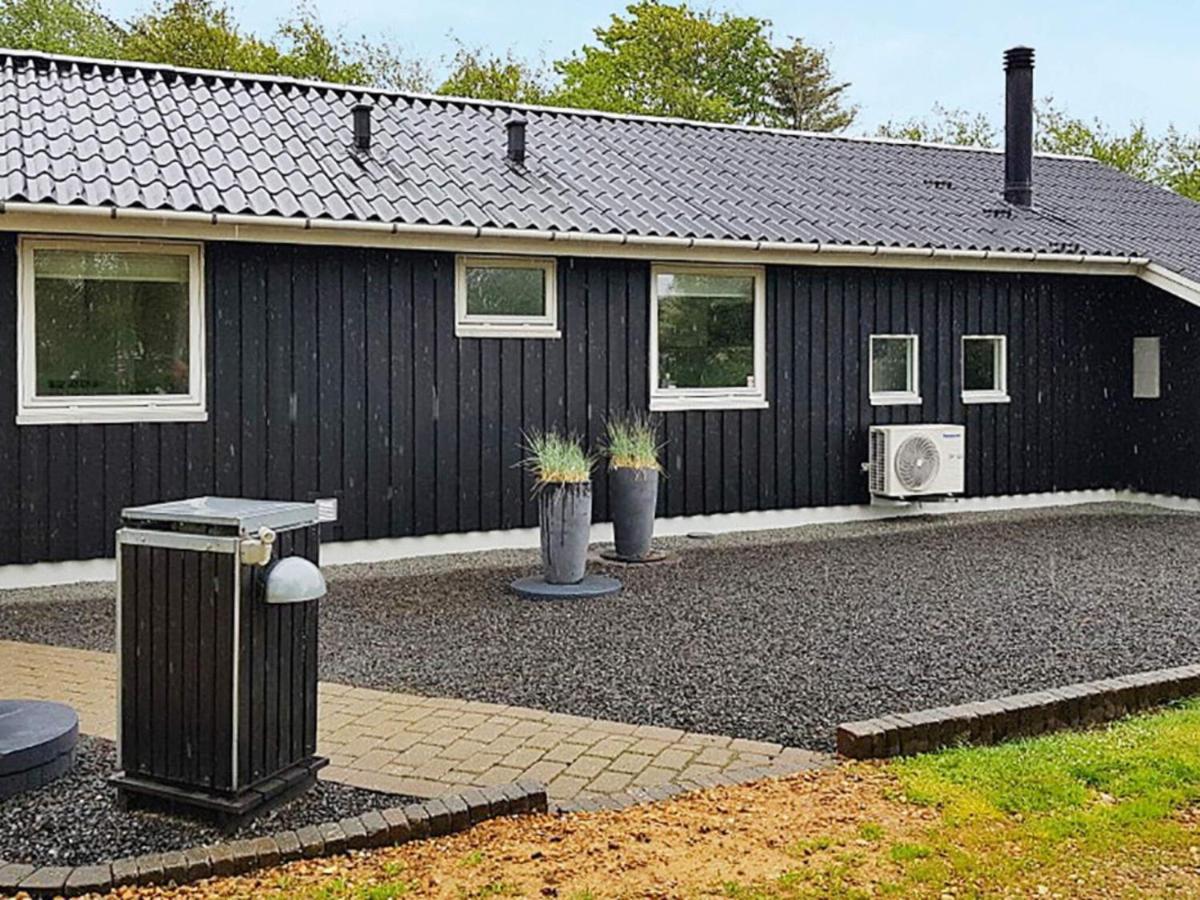 6 Person Holiday Home In Hemmet Bagian luar foto
