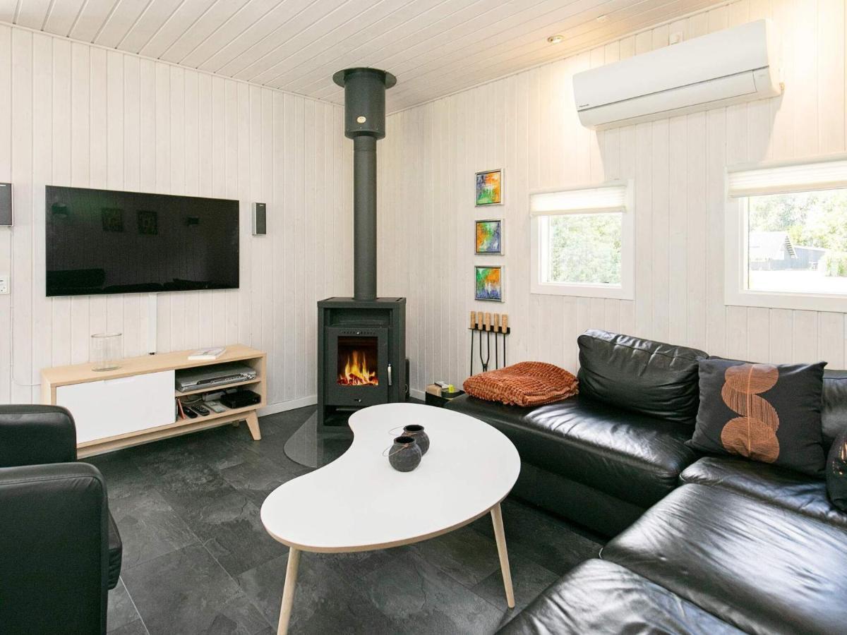 6 Person Holiday Home In Hemmet Bagian luar foto